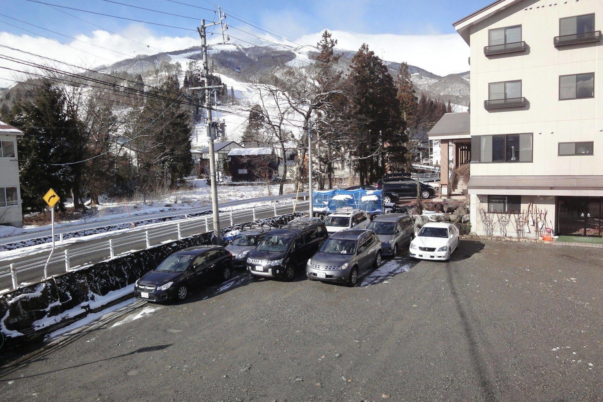 Hakuba Glad Inn Ebisuya Buitenkant foto